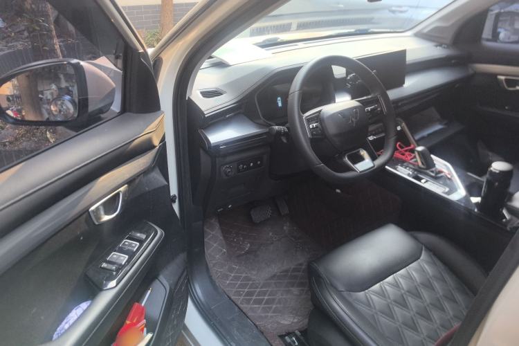 Used Wuling Asta 2022 2.0L DHT Electric-Speed Version
