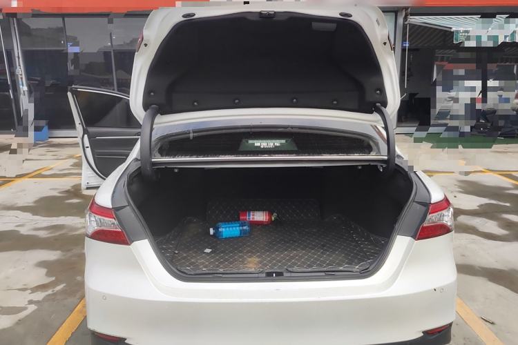 Used Toyota Camry 2021 2.0G Luxury Edition
