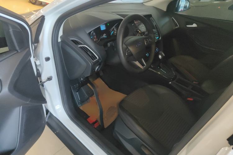 Used Ford Focus 2018 Hatchback Classic 1.6L Automatic Trendy SmartDrive Edition