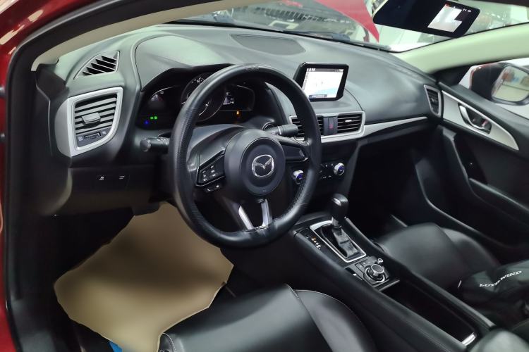 Used Mazda Mazda 3 Axela 2017 Sedan 1.5L Automatic Luxury Model China VI Standard
