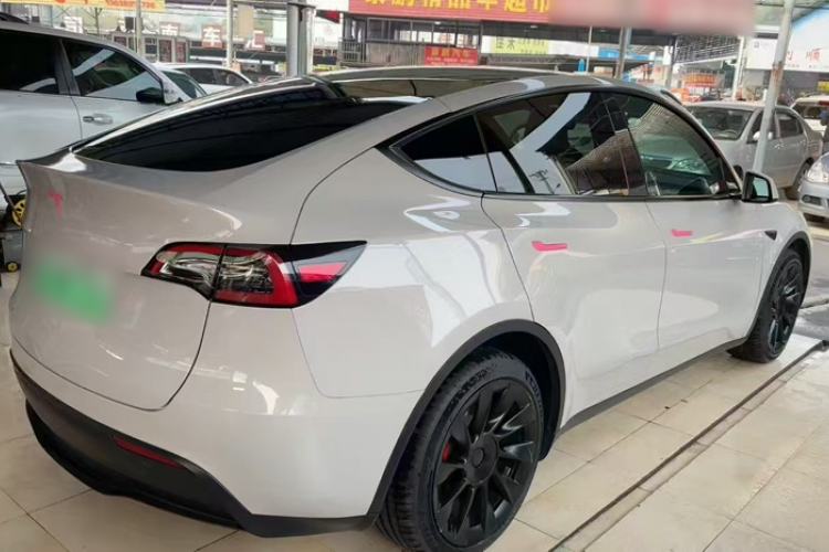 Used Tesla Model Y 2022 Long-Range All-Wheel-Drive Version