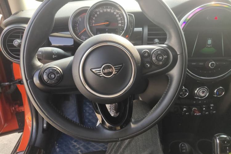 Used  MINI 2018 1.5T COOPER Classic Edition Five-Door Version
