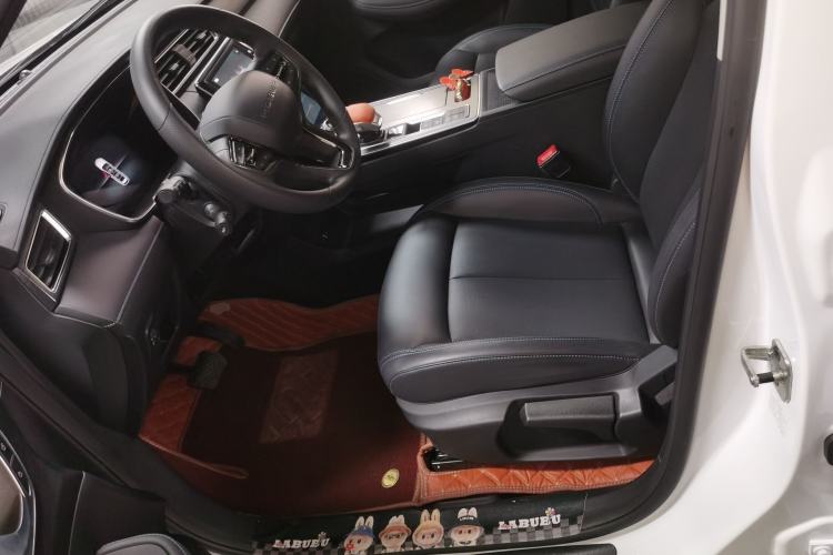 Used Roewe RX5 2025 PLUS 330TGI Automatic Trendsetting Smart Edition
