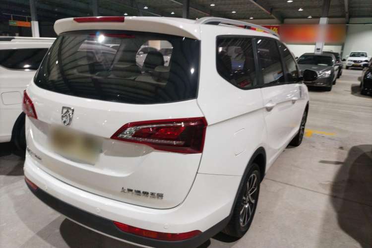 Used Baojun 730 2019 1.5T Manual Fashion Model 7-seater National V
