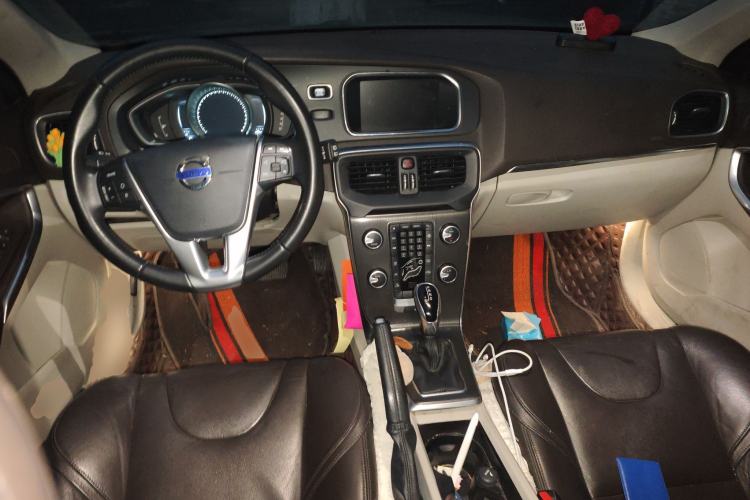 Used Volvo V40 2016 T3 Zhiyi Edition