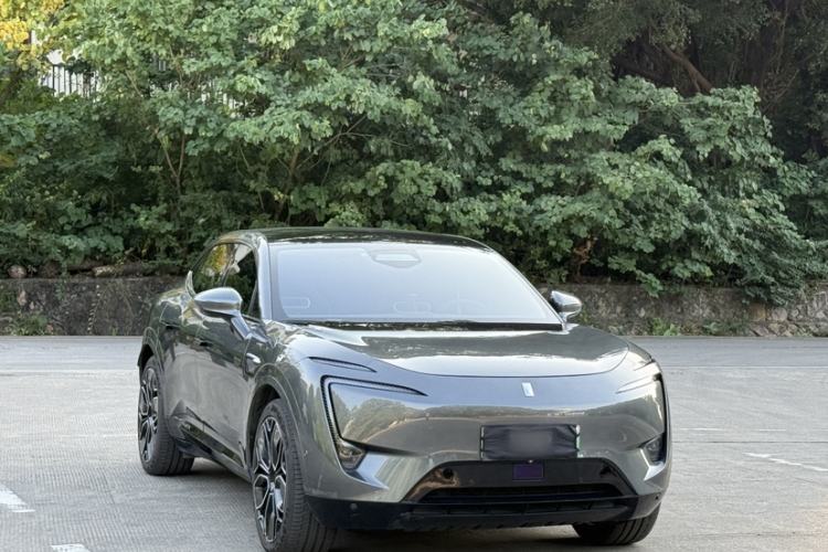 Used  11 2022 Long-Range Dual-Motor Luxury Edition 4 Seats
