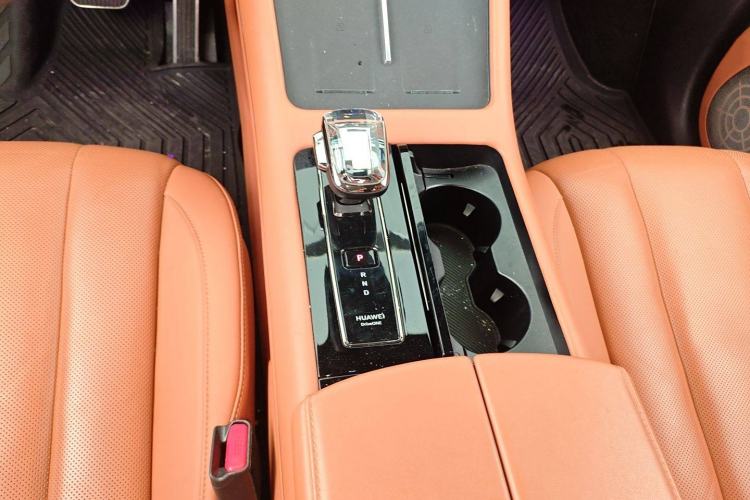 Used Hima AITO M7 2024 1.5T Intelligent Driving 4WD Ultra Version 6 Seats
