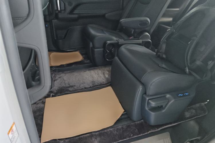 Used Toyota Sienna 2021 2.5L Hybrid Platinum Edition
