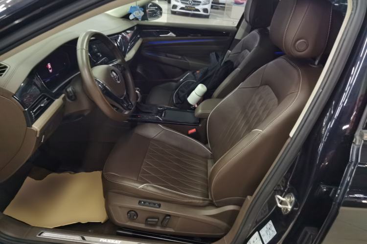 Used Volkswagen Passat 2019 330TSI Luxury Edition China VI Standard
