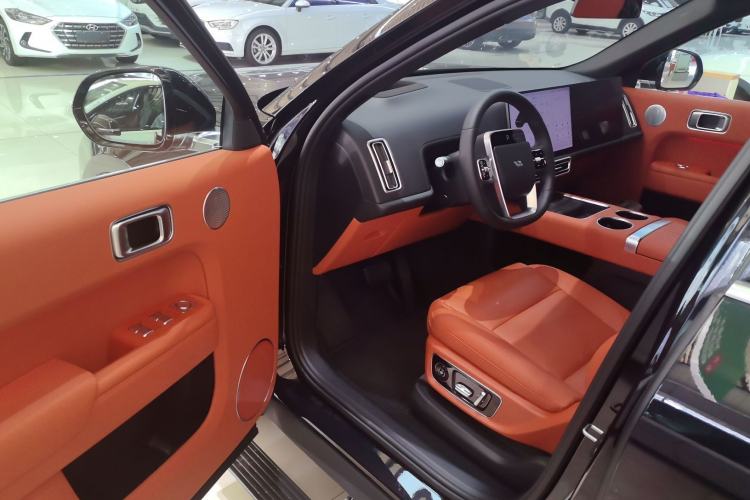 Used Li Auto L8 2025 Max Smart Refresh Edition
