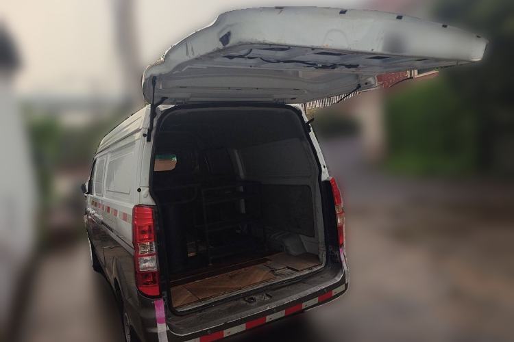 Used Jinbei New Hiace X30L 2019 1.5L Van Wealth Edition China VI SWC15M
