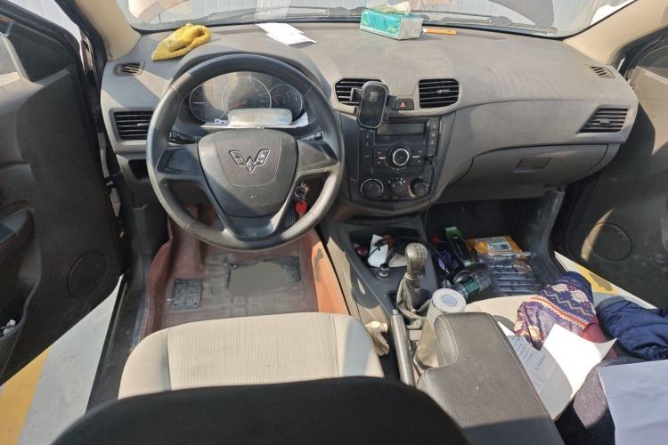 Used Wuling Hongguang 2015 1.5L S Basic Version China V Standard
