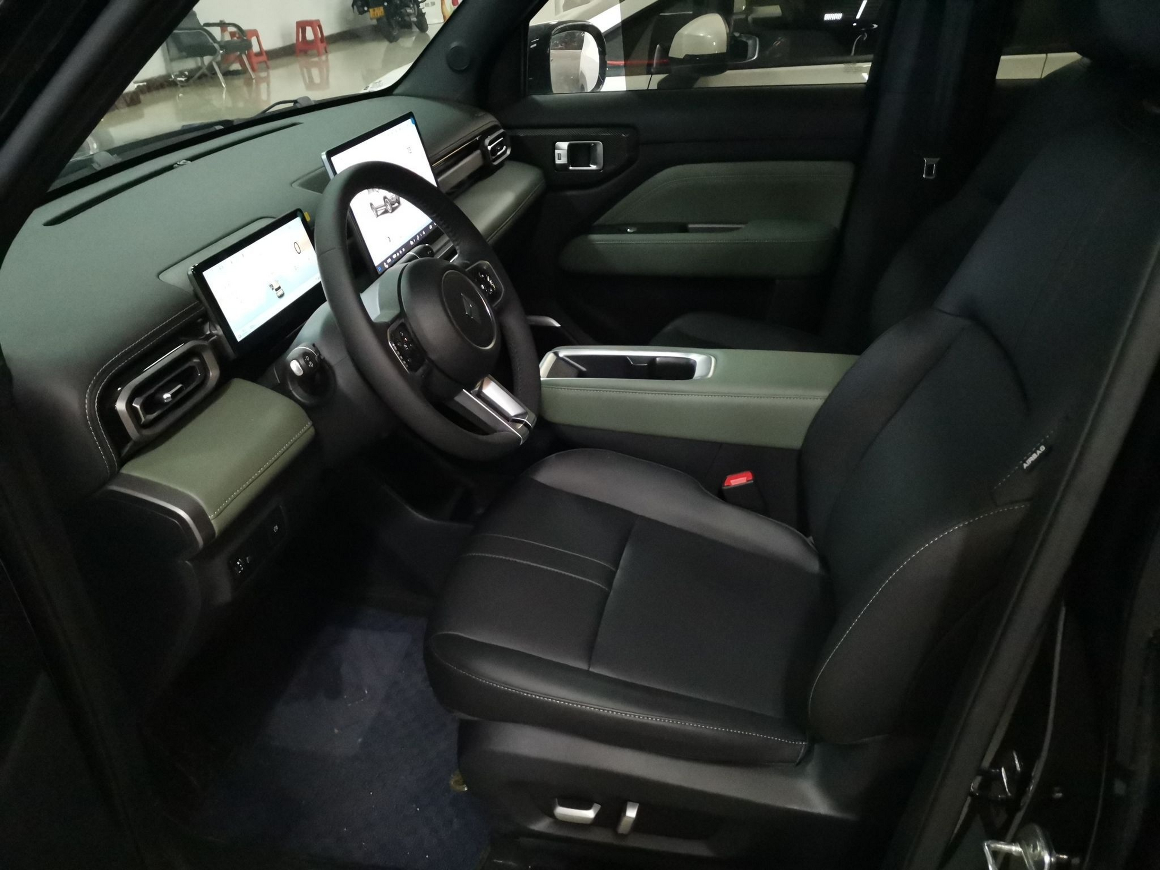 Переднее сиденье в автомобиле