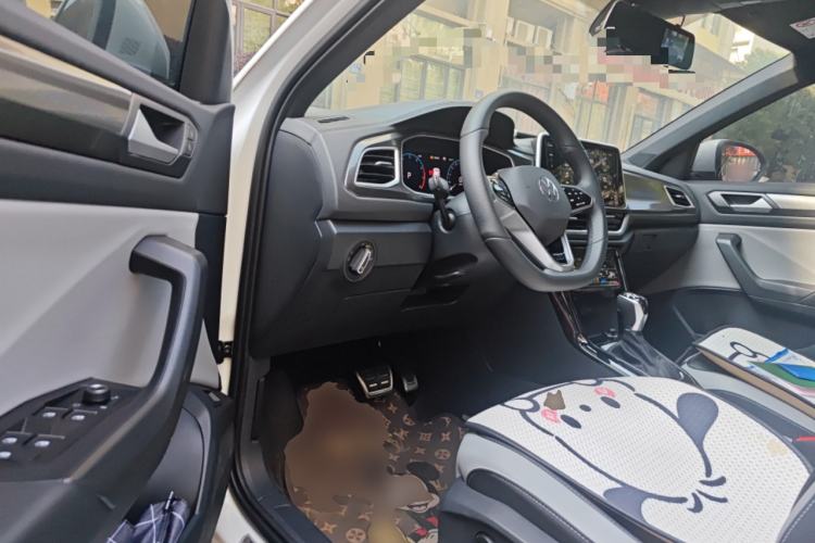 Used Volkswagen T-ROC 2024 300TSI DSG Two-Wheel-Drive Chen Guang Edition
