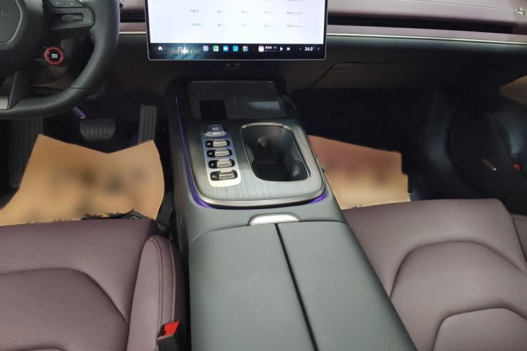 Used  SU7 2024 Rear-Drive Ultra-Long Range Advanced Pro-Level Intelligent Driving Version
