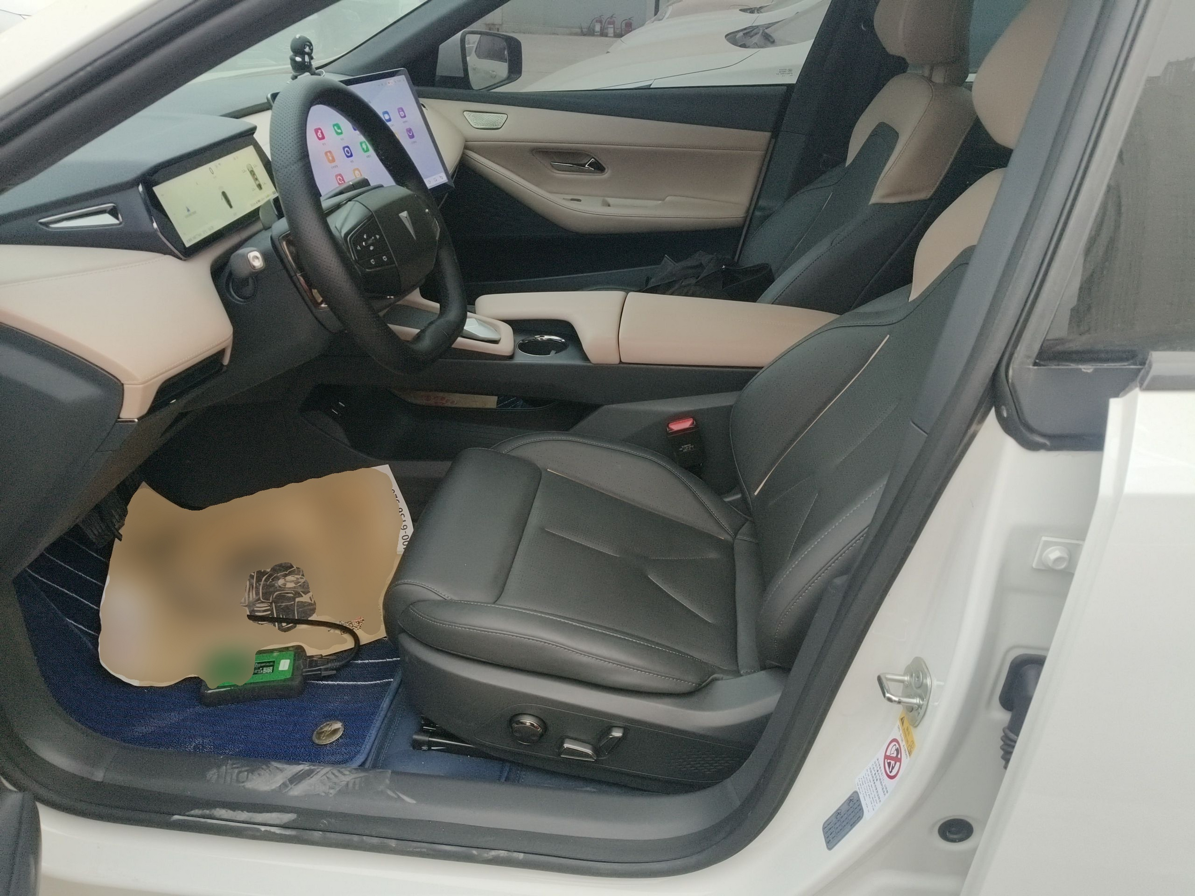 Переднее сиденье в автомобиле