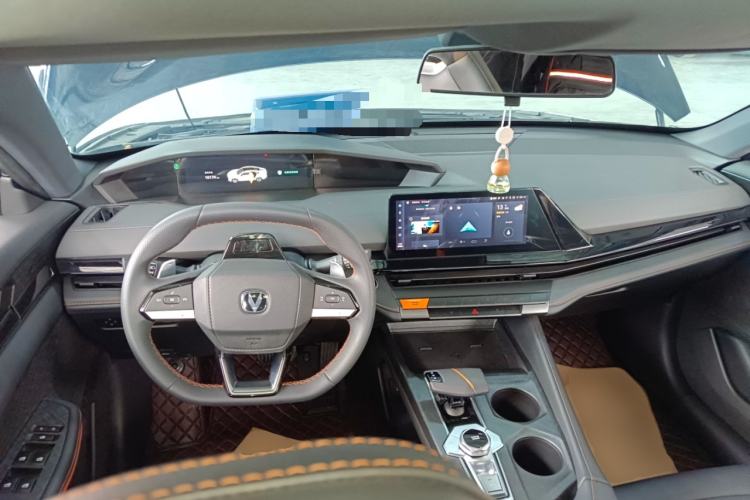 Used Changan UNI-V 2023 1.5T Prestige Model