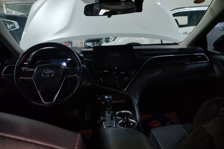 Used Toyota Camry 2021 2.0G Luxury Edition
