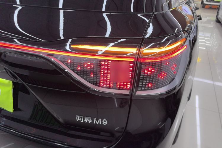 Used Hima AITO M9 2025 Extended-Range Ultra Version 52 kWh 5-Seater Edition
