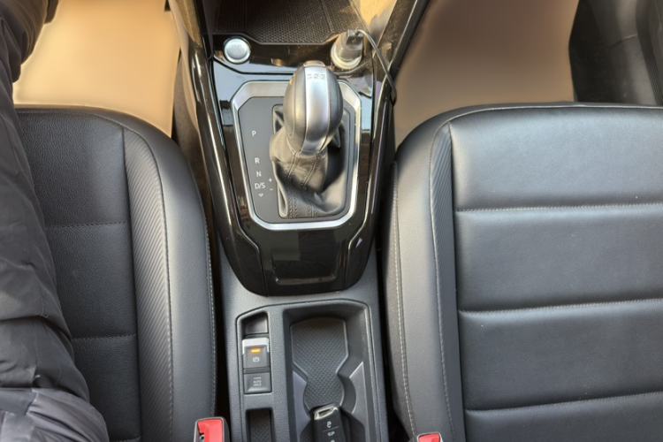 Used Volkswagen T-ROC 2019 280TSI DSG Two-Wheel Drive Comfort Version China VI Standard
