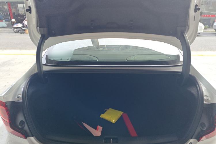 Used Volvo S60 2025 B4 Zhiyi Luxury Edition
