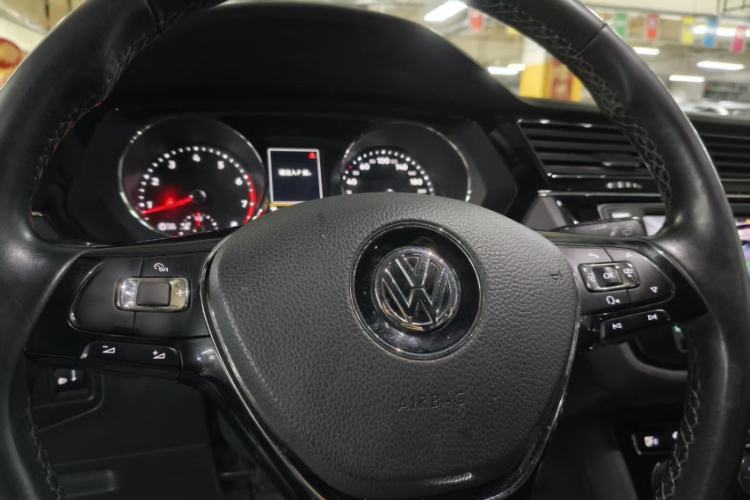 Used Volkswagen Tiguan L 2018 330TSI Automatic Two-Wheel Drive Luxury Edition