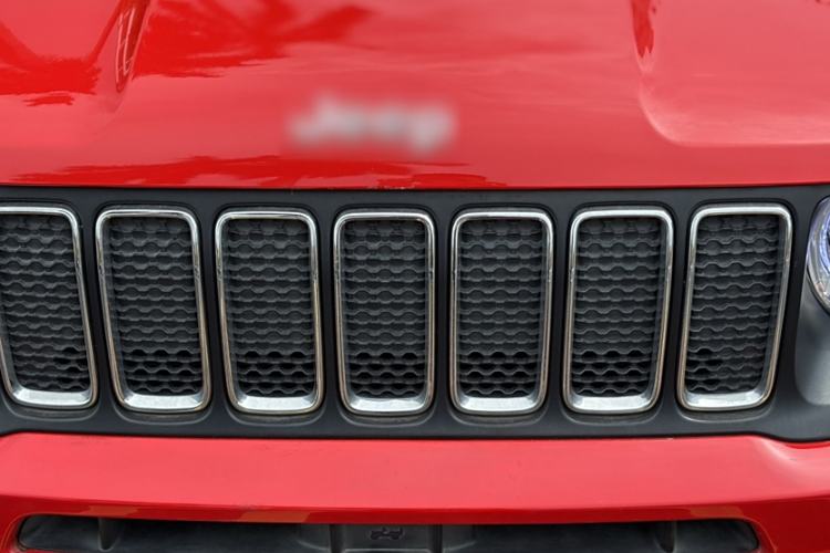 Used  Renegade 2019 220T Automatic Leading Edition
