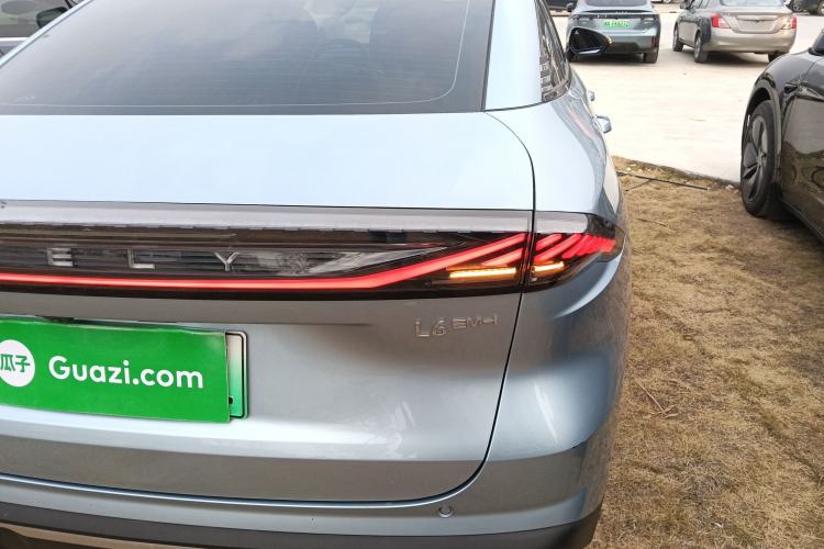 Used  L6 2025 EM-i 140km Starship Edition