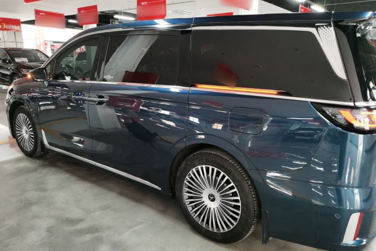 Used VOYAH Dream 2025 PHEV Four-Wheel Drive Prestige Kunpeng Edition
