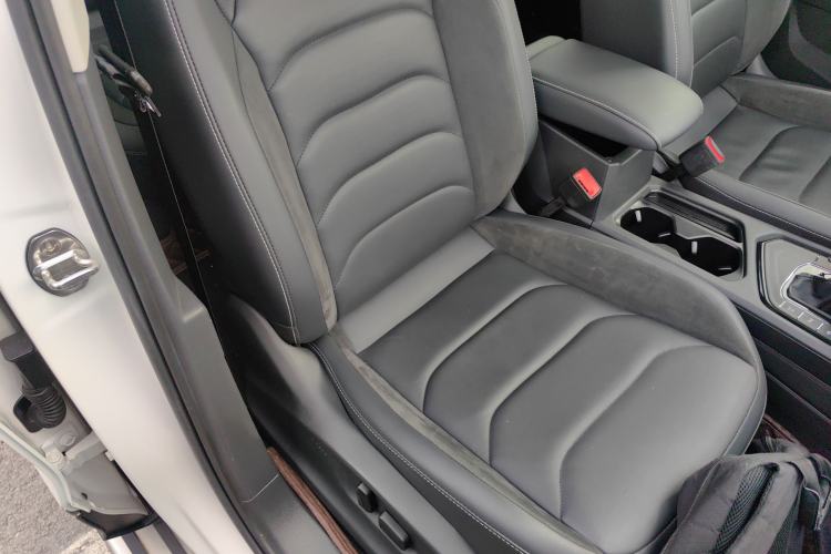 Used Volkswagen Tiguan L 2019 Revised 330TSI Automatic Two-Wheel Drive Smart & Luxury Edition China VI Standard