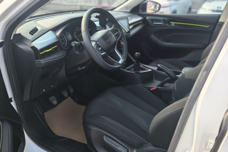 Used Roewe i5 2021 1.5L Manual Platinum Edition
