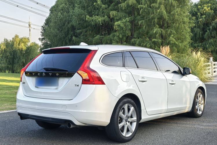 Used Volvo V60 2017 T4 Smart Edition China V Standard