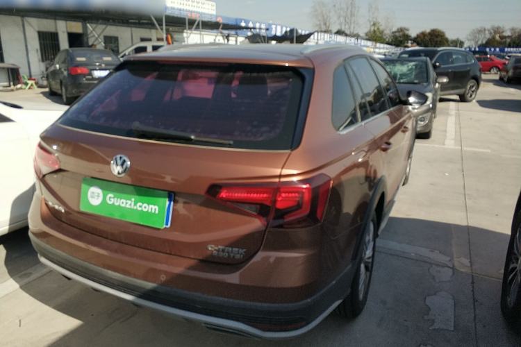 Used Volkswagen C-TREK 2017 230TSI DSG Comfort Version
