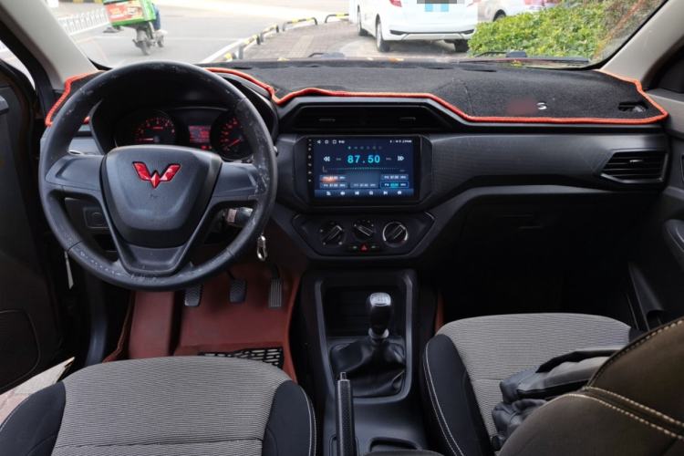 Used Wuling Hongguang 2019 1.5L S Basic Version China VI Standard LAR
