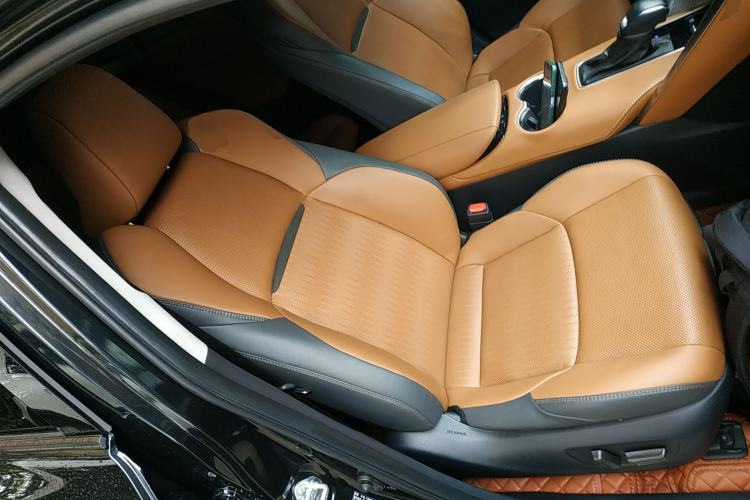 Used Toyota Venza 2022 Dual-Engine 2.5L CVT Two-Wheel Drive Prestige Edition
