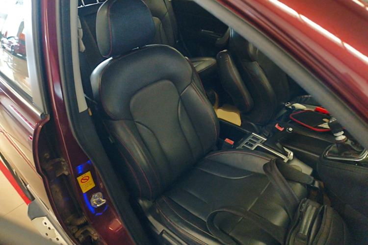 Used Haval H6 2013 Upgraded Model 1.5T Manual Two-Wheel Drive Elite Version
