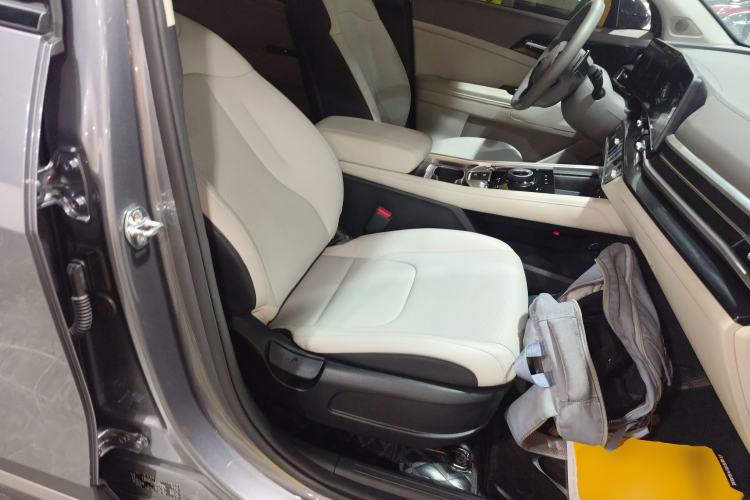 Used Kia Sportage (Chinese Domestic Model) 2025 1.5T Two-Wheel Drive Prestige Edition