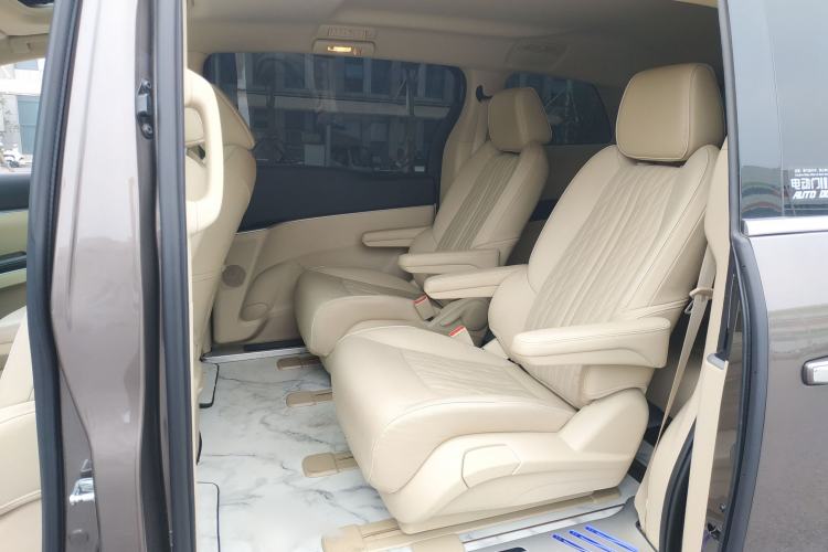 Used Buick GL8 2023 Facelifted Land Cruiser Executive Luxury Version