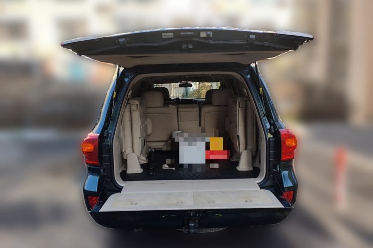 Used Toyota Land Cruiser 2012 4.0L Automatic VX
