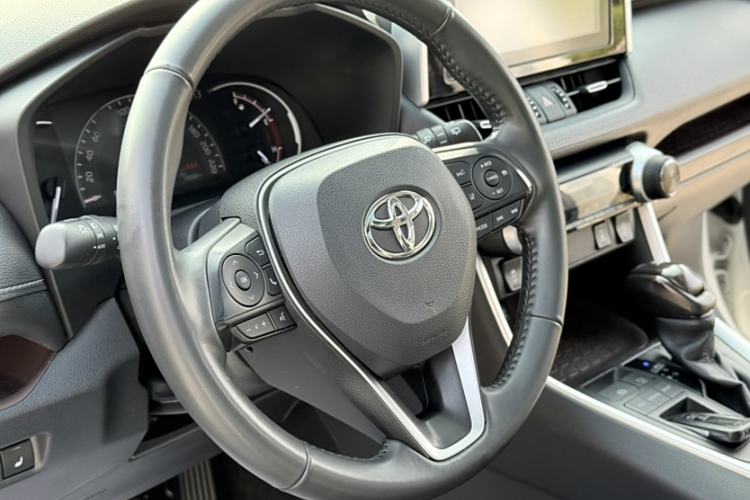 Used Toyota RAV4 2020 2.0L CVT Two-Wheel Drive Prestige Edition
