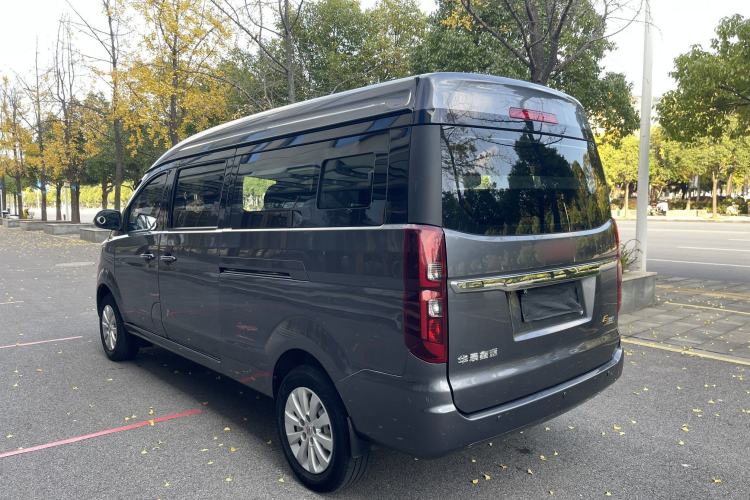 Used Jinbei Gold Hiace 2023 1.5L Passenger Vehicle Engineering Lion 9 Seats
