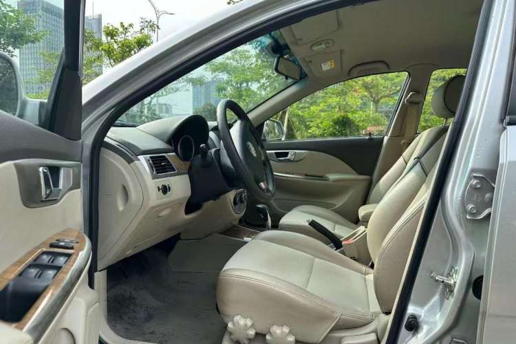 Used Buick Excelle 2015 1.5L Automatic Classic Model
