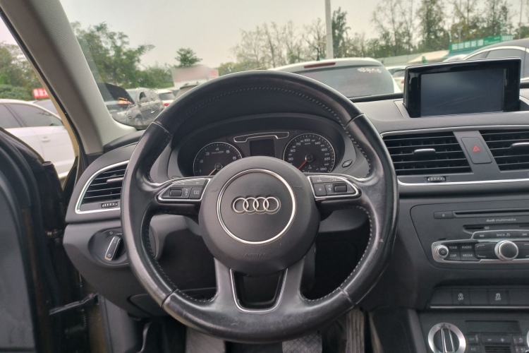 Used Audi Q3 2015 30 TFSI Comfort Model