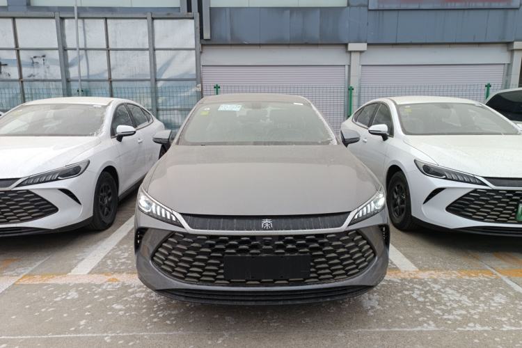 Used BYD Qin PLUS 2025 DM-i Smart Drive 55KM Leading Model
