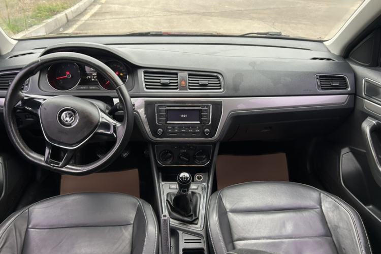 Used Volkswagen Lavida 2015 1.6L Manual Comfort Edition
