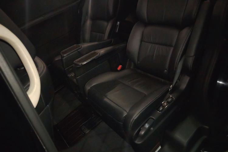 Used Honda Elysion 2016 2.4L Supreme Edition
