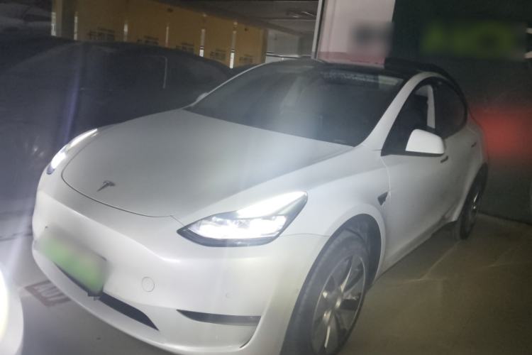 Used Tesla Model Y 2022 Long-Range All-Wheel-Drive Version
