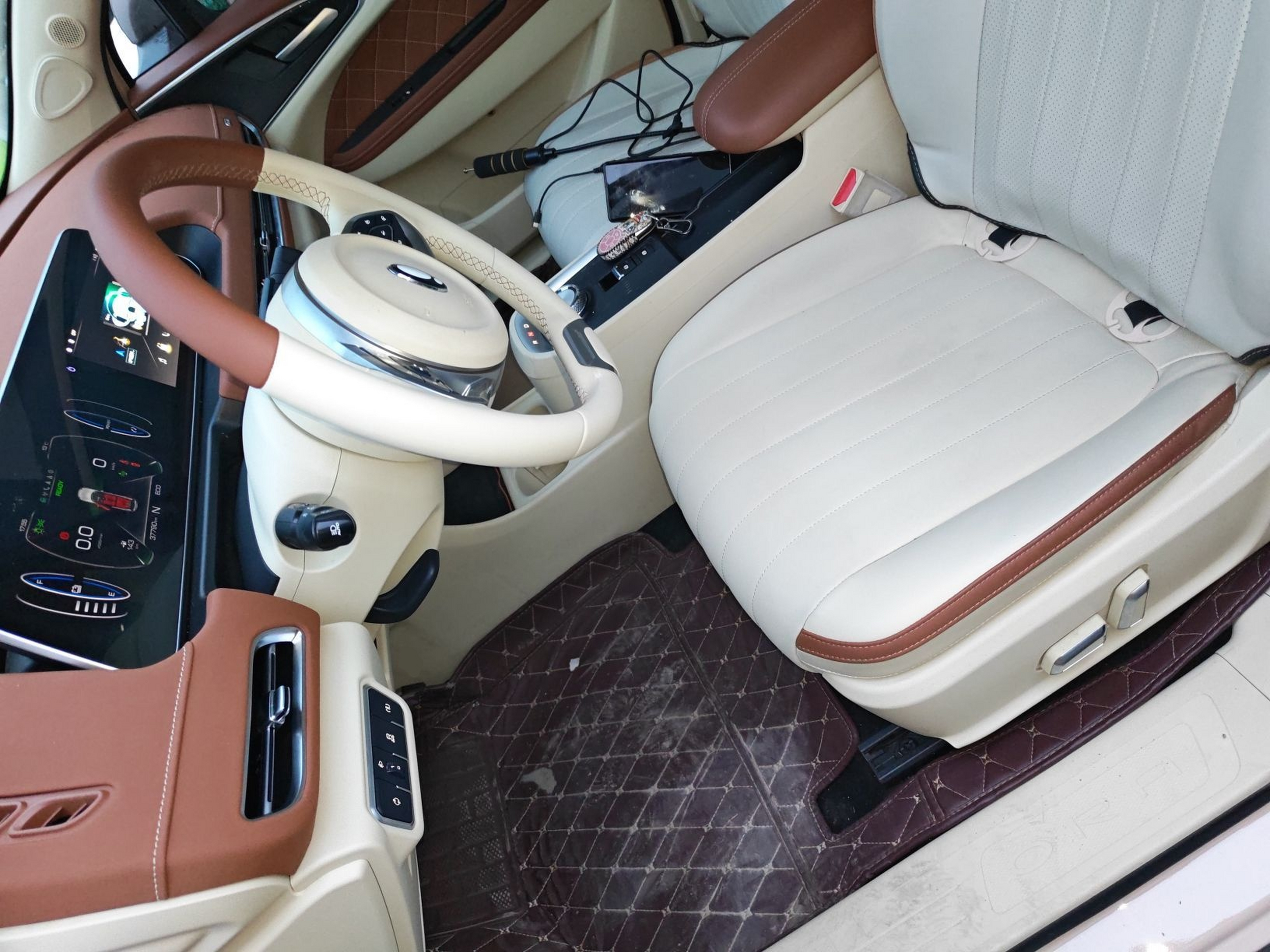 Переднее сиденье в автомобиле