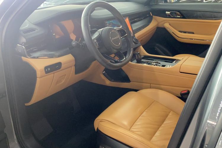 Used Lynk & Co 09 2021 2.0T Halo Six-Seater
