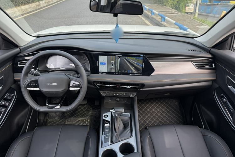 Used Oshan X7 PLUS 2023 Enjoy Edition 1.5T Automatic Prestige Model
